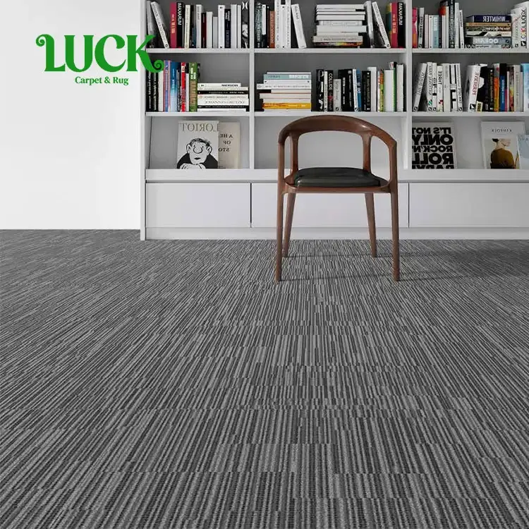 Piastrella per moquette stampata in nylon con supporto in PVC