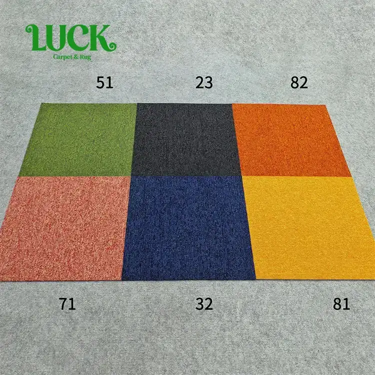 Piastrella per moquette in pile trapuntato